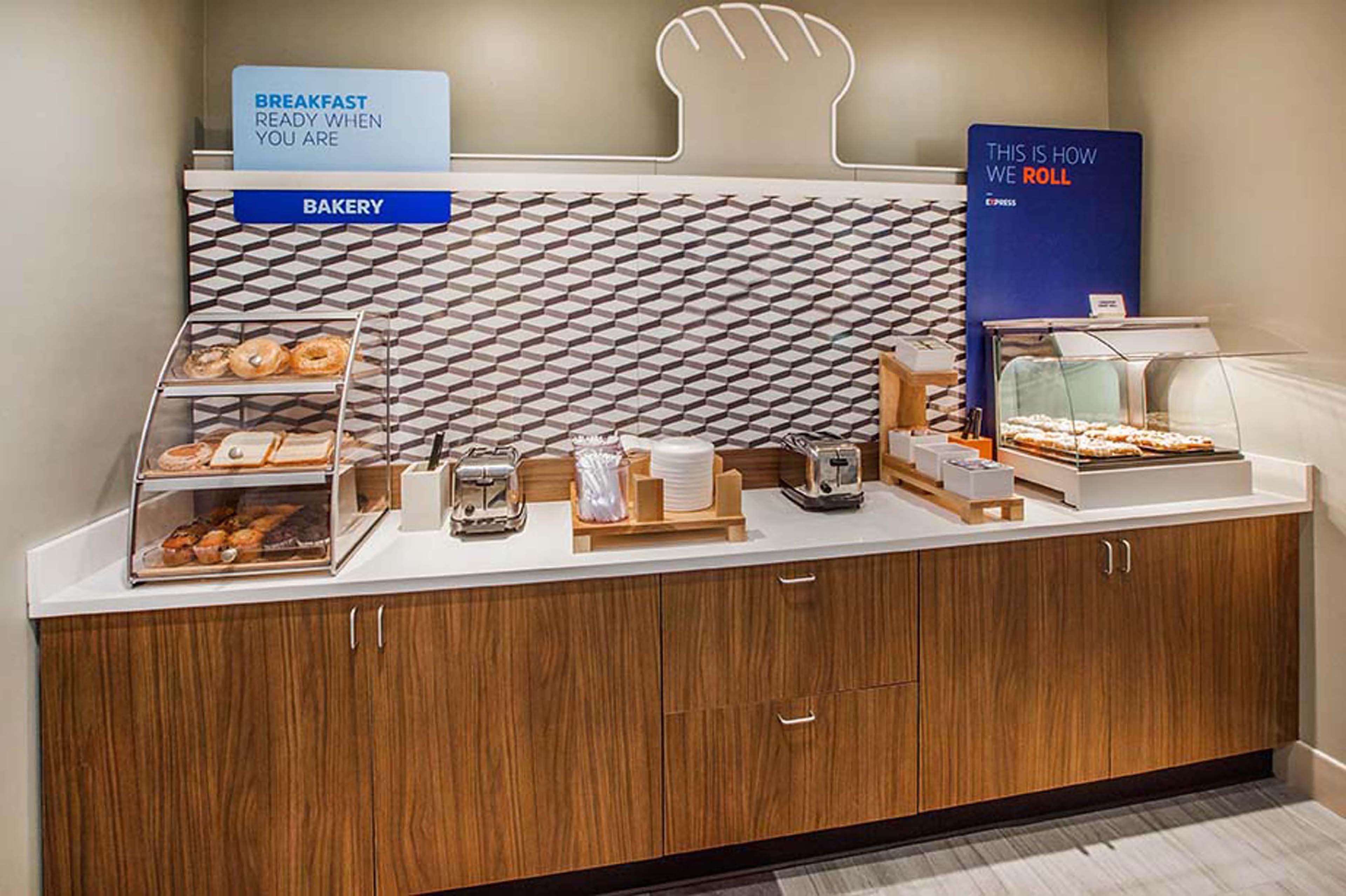 Hotel Express Barre East By Ihg